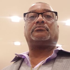 Meet your Posher, Gregory